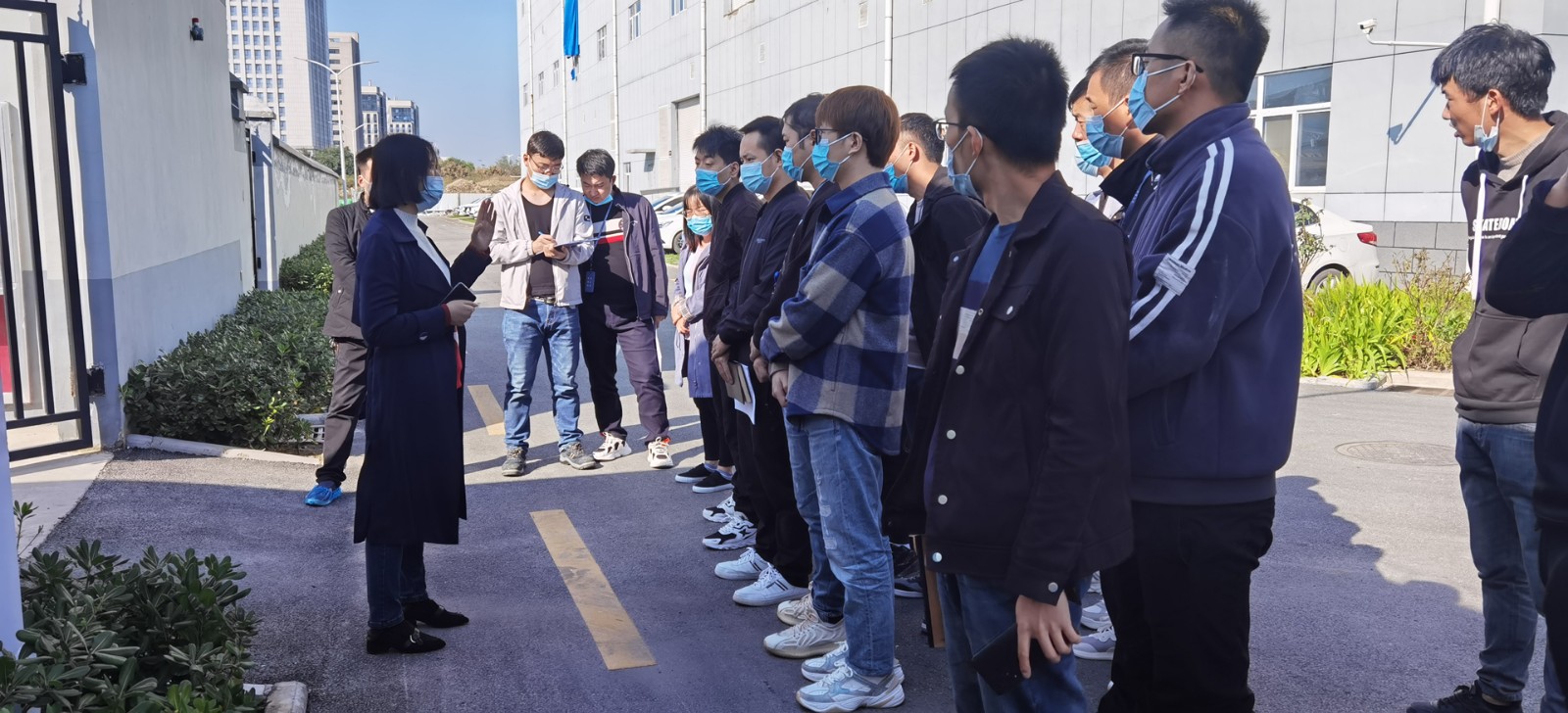 undefined BOdog官网微电动力部组织开展化学品泄漏应急演练